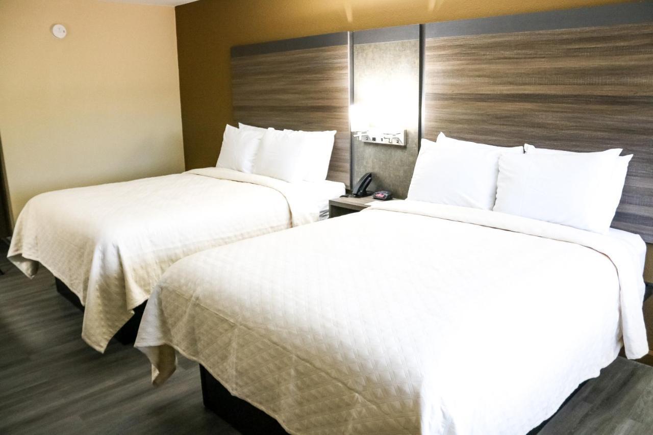 Rodeway Inn Phenix City Bagian luar foto