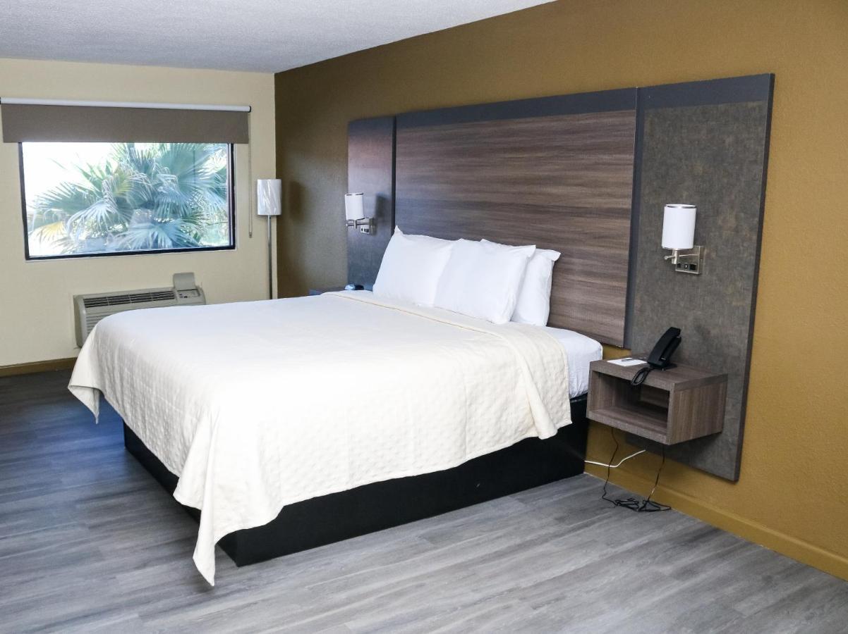 Rodeway Inn Phenix City Bagian luar foto