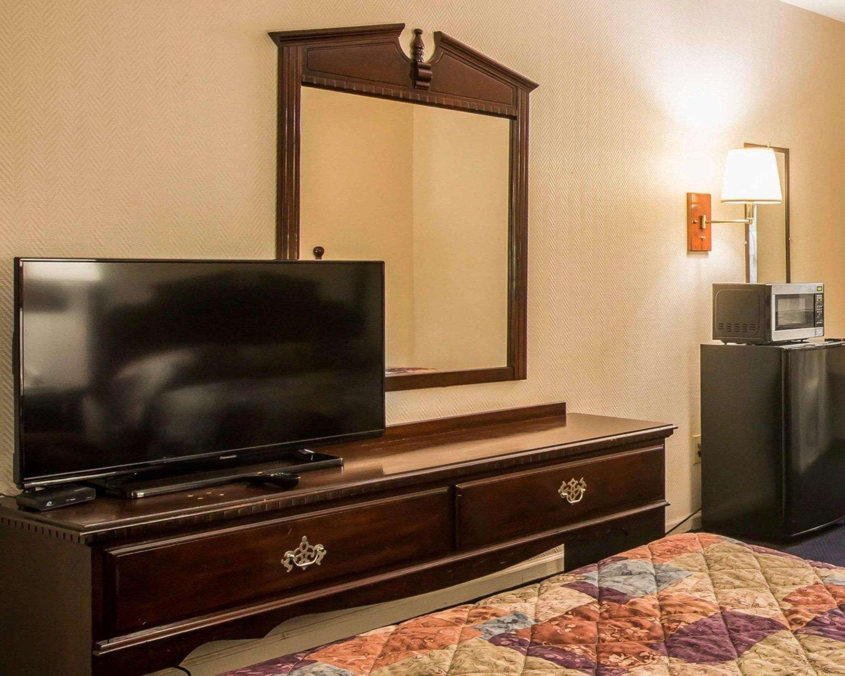 Rodeway Inn Phenix City Bagian luar foto