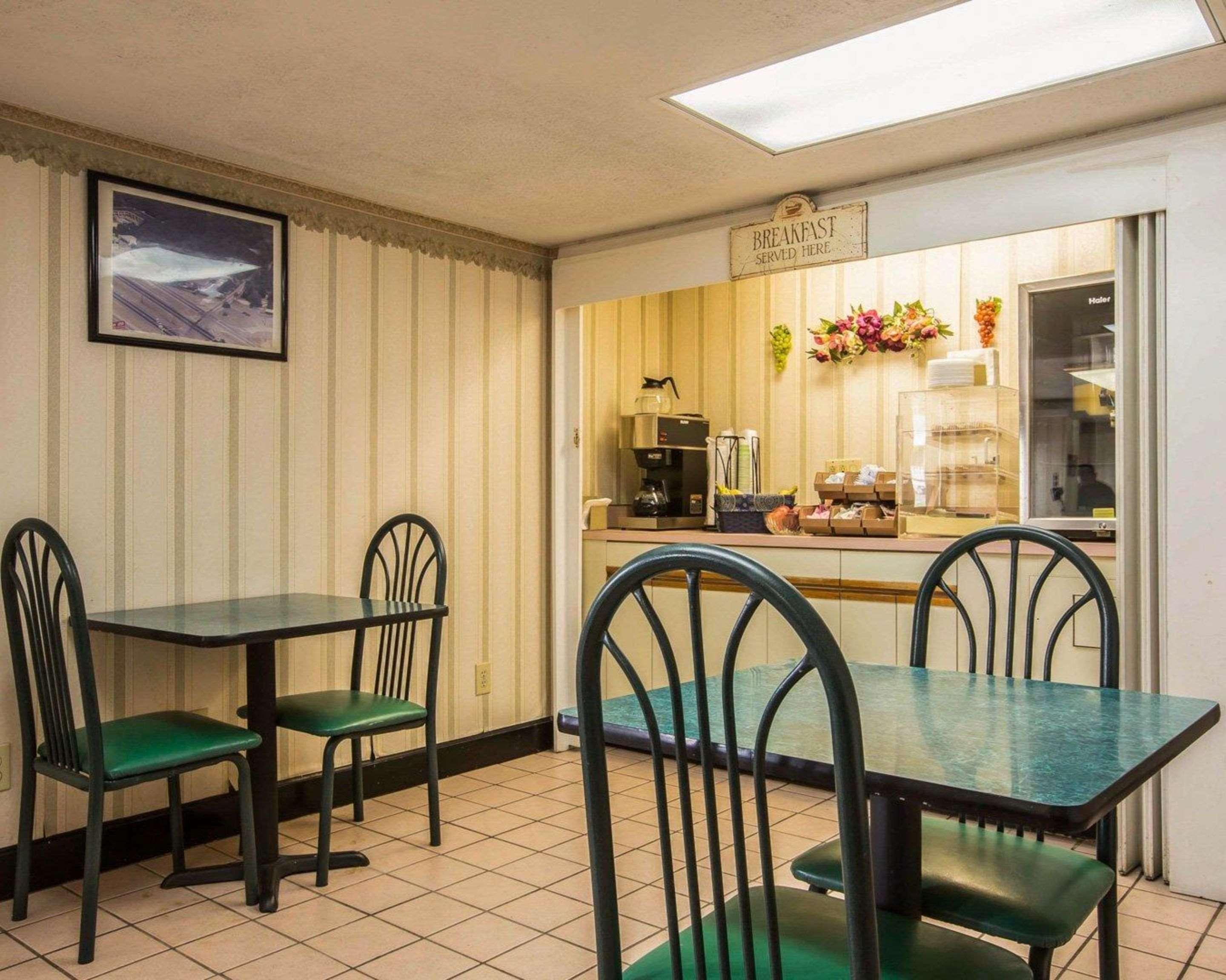 Rodeway Inn Phenix City Bagian luar foto