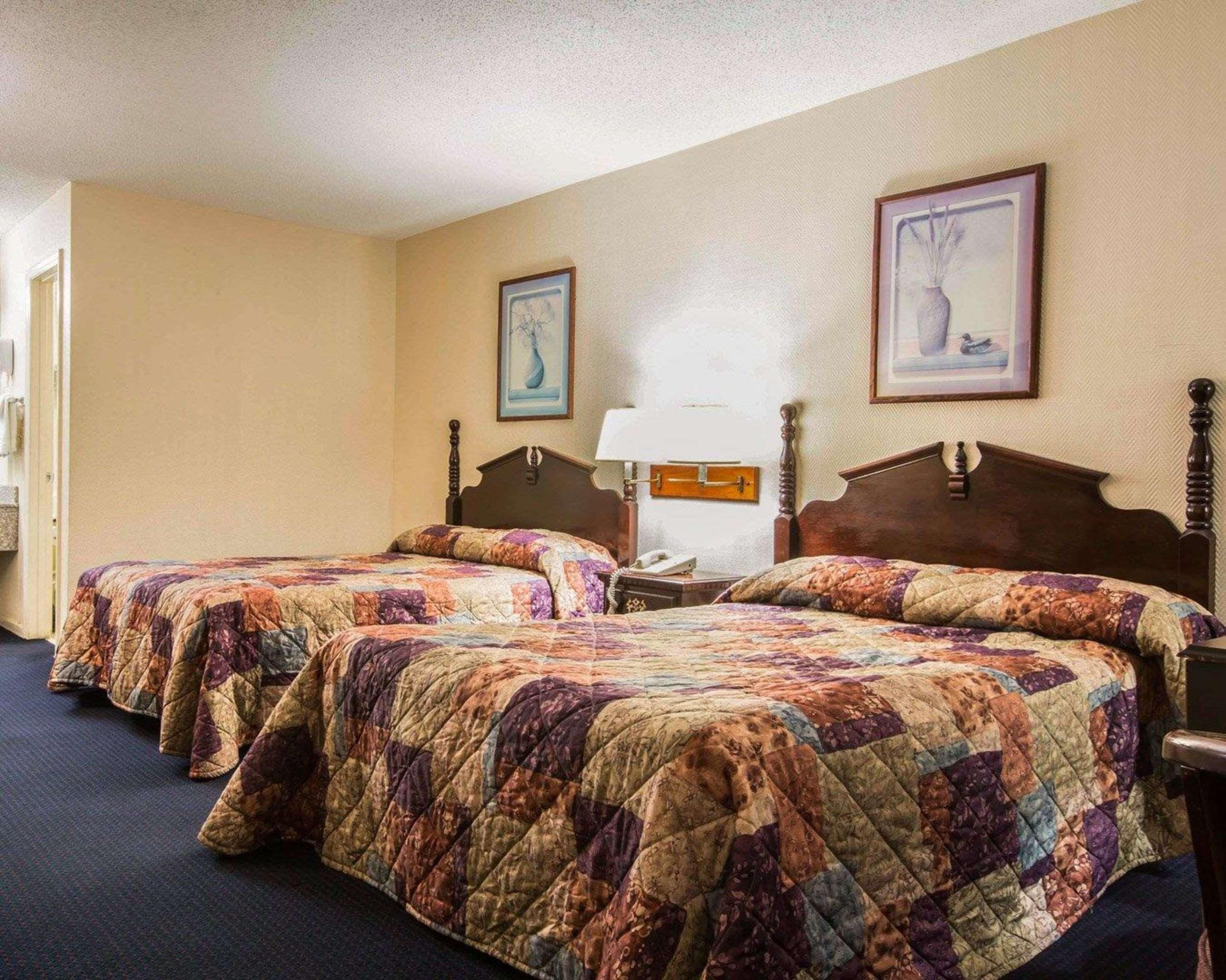 Rodeway Inn Phenix City Bagian luar foto