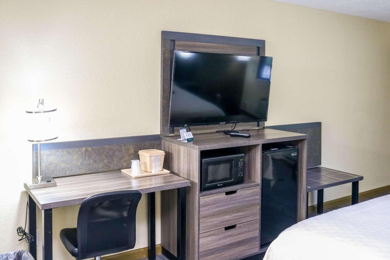 Rodeway Inn Phenix City Bagian luar foto